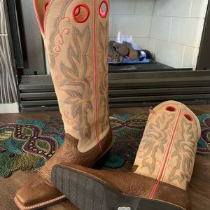 Twisted X Womens Cowboy Boots, Size 7. Almost new. Super Sexy. 17 1/4 Shaft